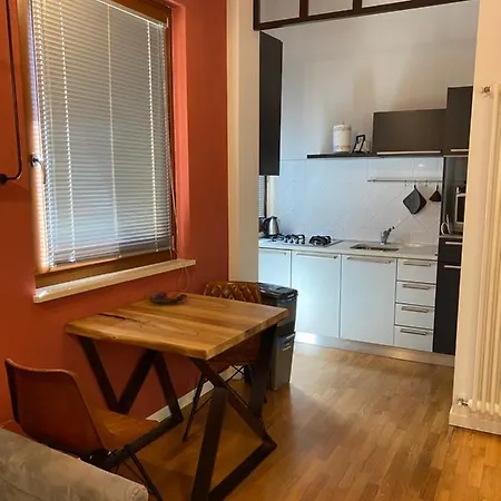 Apartment Old *